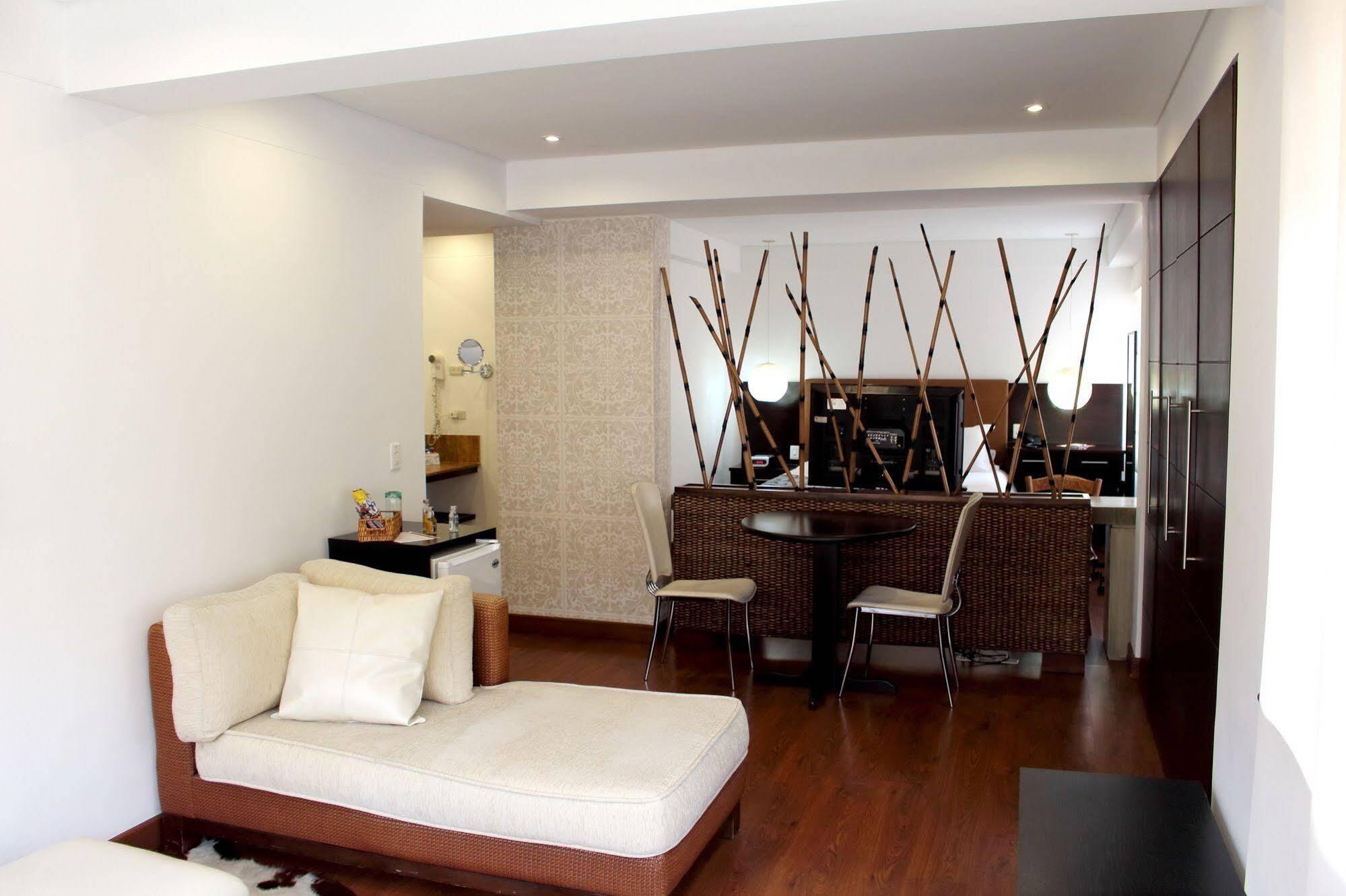 Hotel Retiro 84 by MIJ Bogota Buitenkant foto